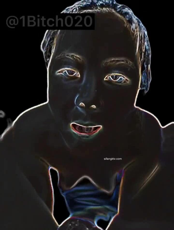 推特露出女神『Mingo愛露出』廣州高顏值人妻母狗露出啪啪私拍流出 大膽刺激 高清 (1)