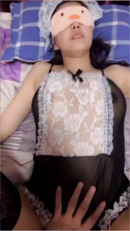 皙豪乳人妻露臉啪啪私拍專享 多制服換裝無套肆意蹂躪懟操小穴啪啪 三穴全開  (3)