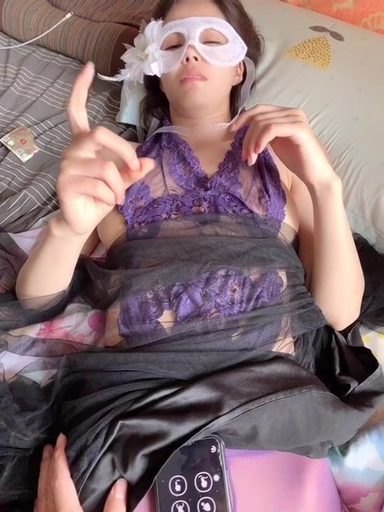 皙豪乳人妻露臉啪啪私拍專享 多制服換裝無套肆意蹂躪懟操小穴啪啪 三穴全開  (14)